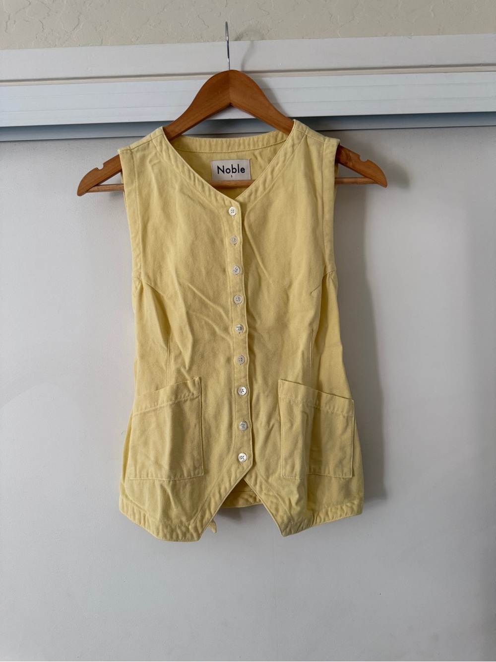 Noble Clothing Sleeveless Vest